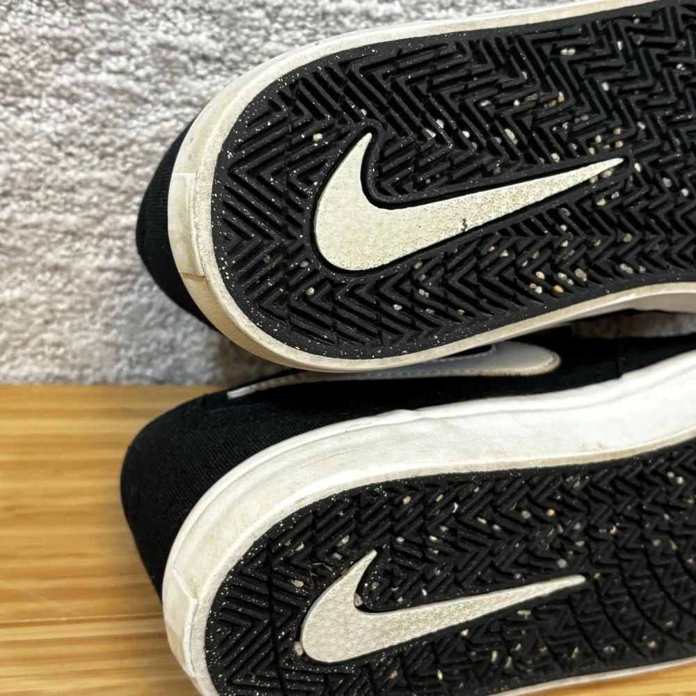Nike Womens SB Check Solarsoft 921463-010  Sneakers Size 9 Black White canvas